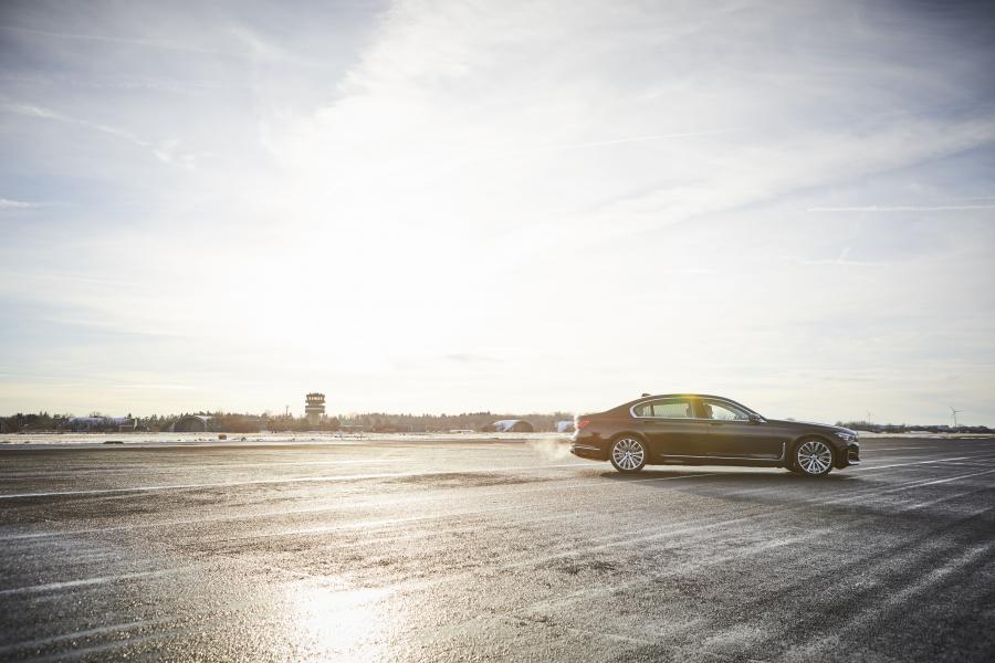  BMW 745Le (G12) 2019 года  (WW) (фото 9 из 47)